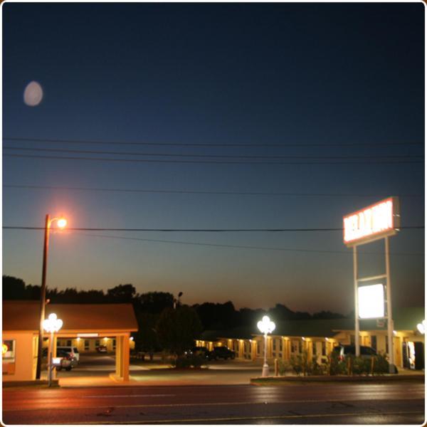 Relax Inn Bryan Exterior photo